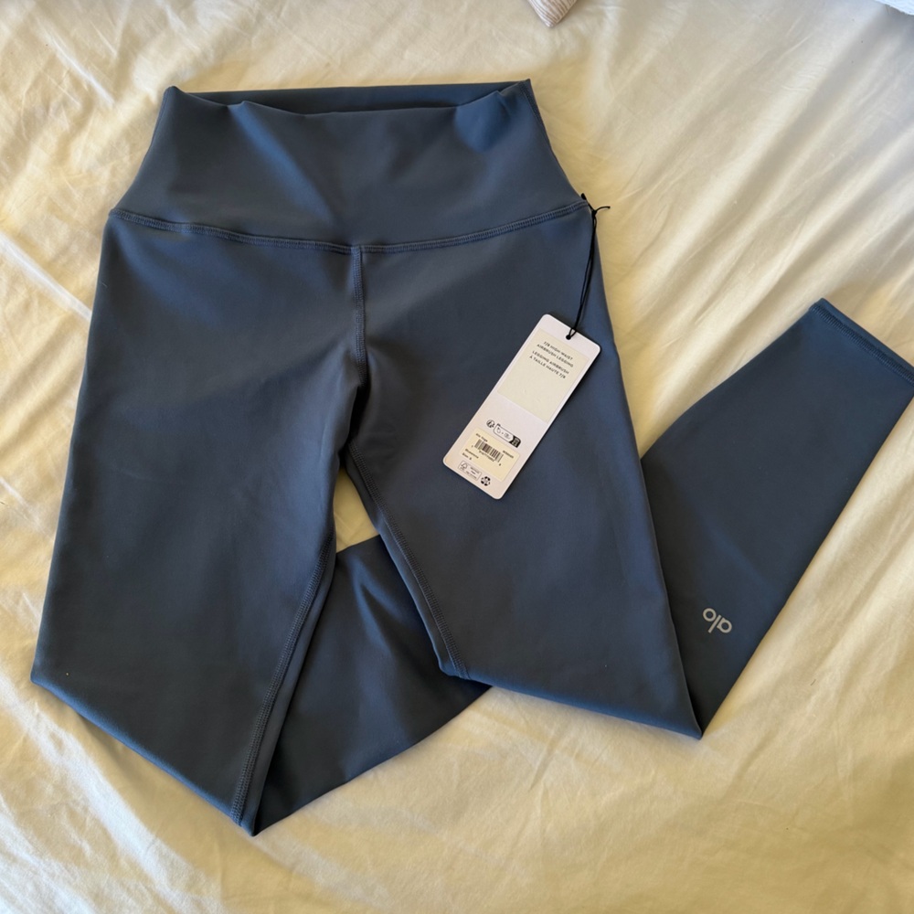 BNWT ALO 7/8 leggings